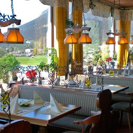 Hotel Restaurant Hausberg 3*