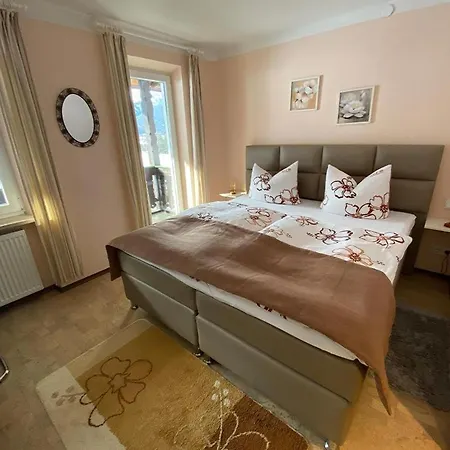 Restaurant Hausberg 3* Гарміш-Партенкірхен