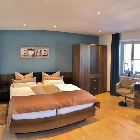 Hotel Restaurant Hausberg 3*