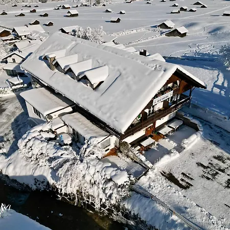 Restaurant Hausberg Готель 3*