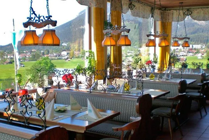 Готель Restaurant Hausberg 3*