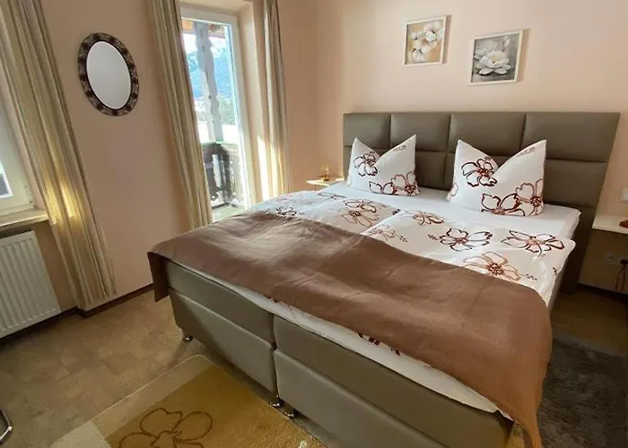 Restaurant Hausberg 3* Гарміш-Партенкірхен