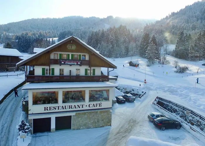 Restaurant Hausberg Готель Гарміш-Партенкірхен