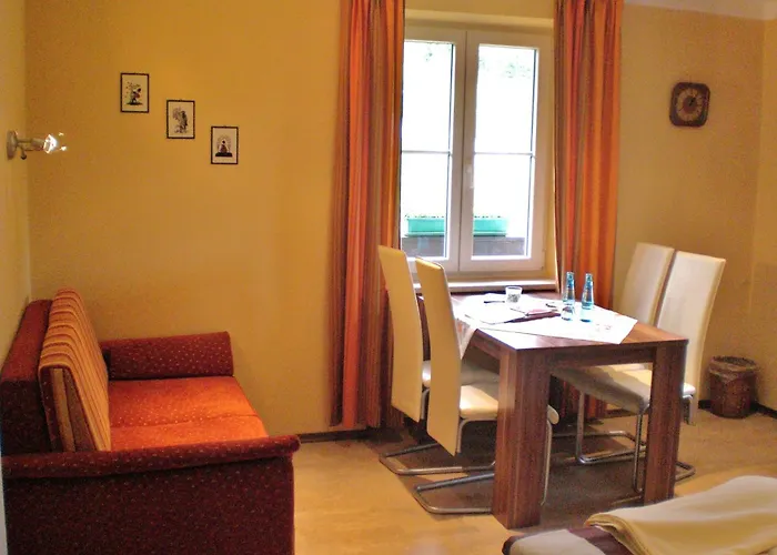 호텔 Restaurant Hausberg 3*